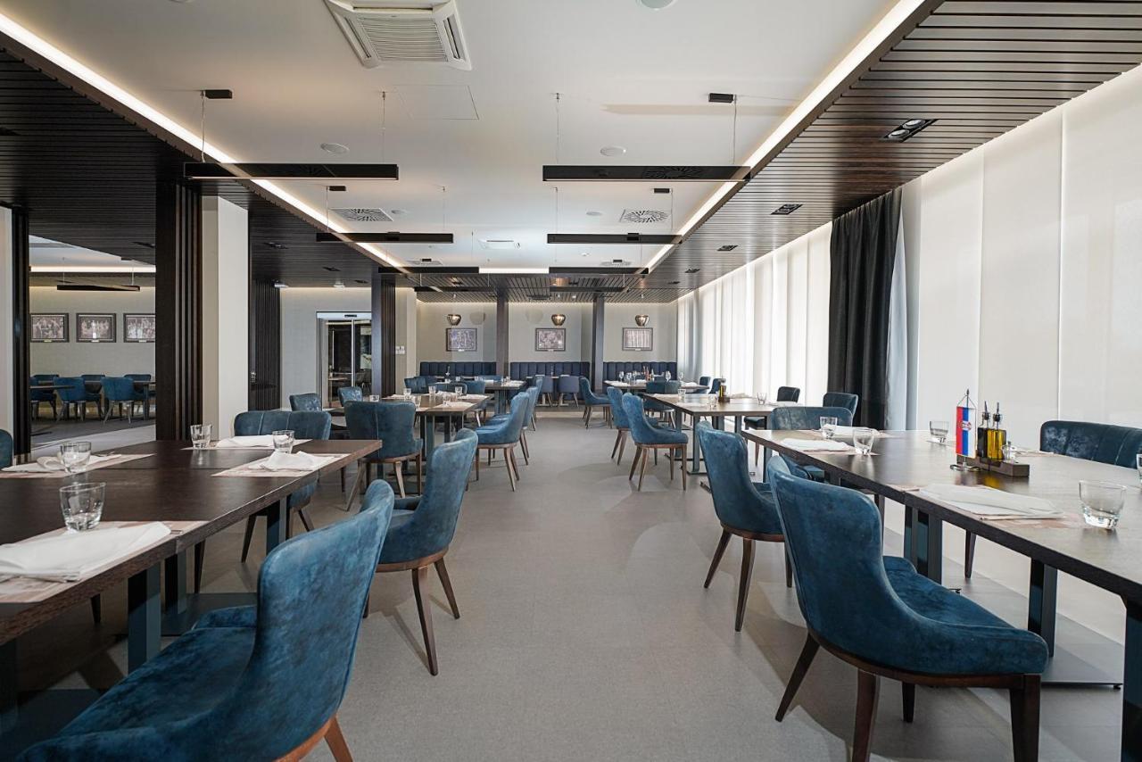 Hotel Srbija Lux Stara Pazova Eksteriør bilde