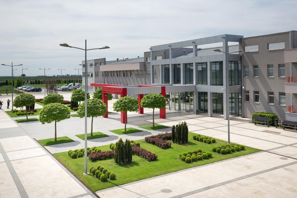 Hotel Srbija Lux Stara Pazova Eksteriør bilde